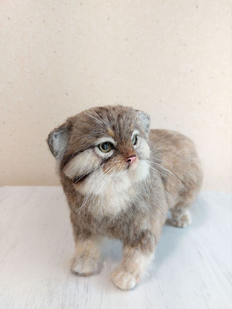 羊毛フェルト　マヌルネコ