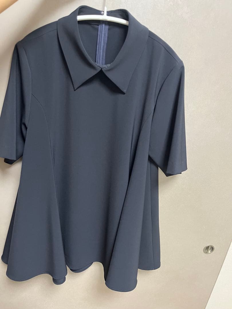 IVY I'M NAVY フレアトップス