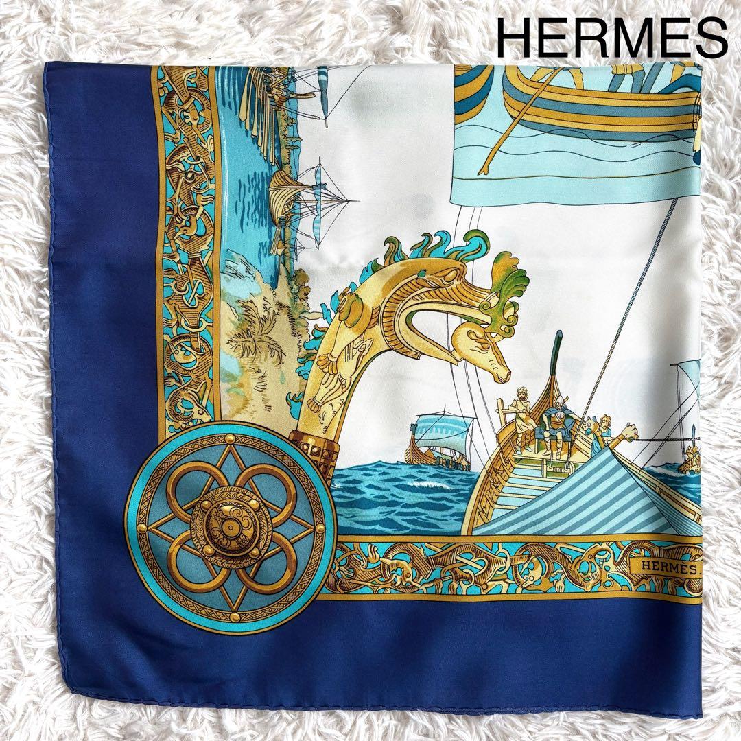 美品⭐︎HERMES エルメス⭐︎シルク スカーフ カレ90ネイビー×ホワイト