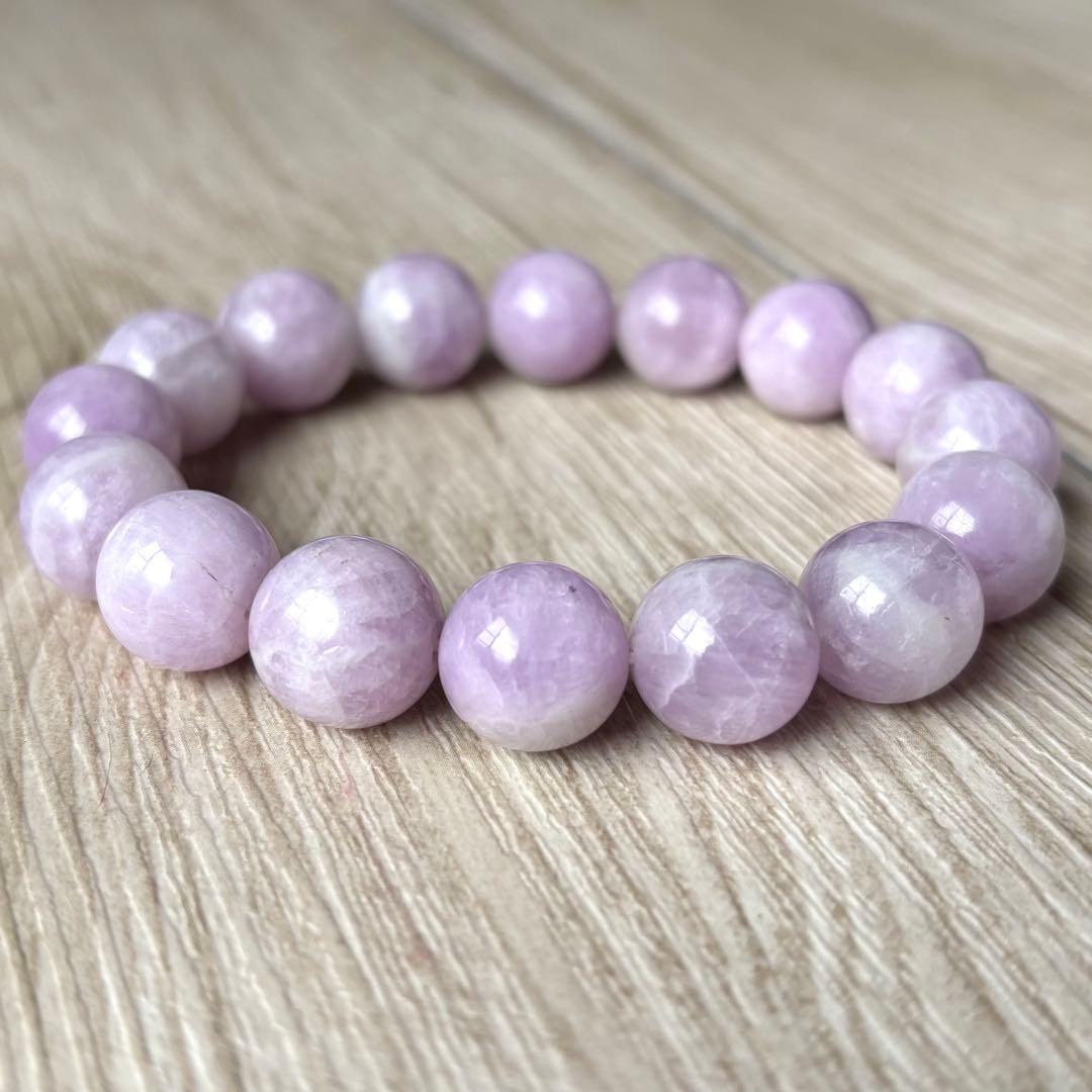 愛を与える大切さを教えてくれる/大玉クンツァイト/パワーストーンブレスレット