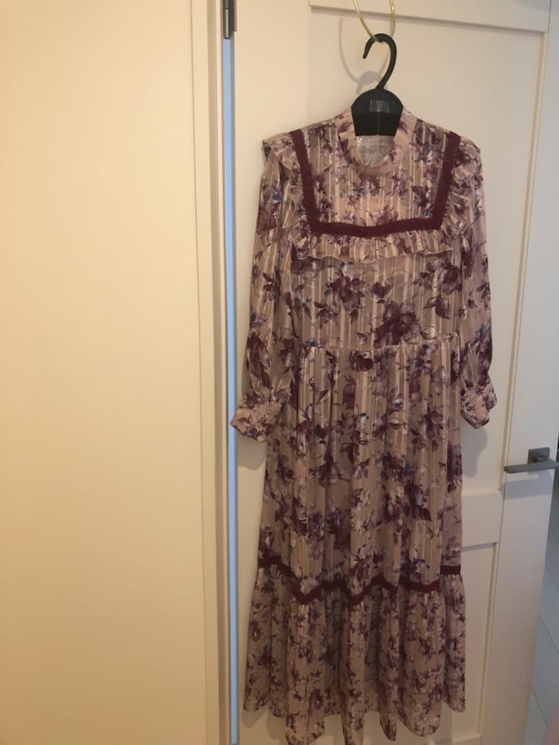 新品未使用　ジルスチュアート　花柄フリル付きワンピース サイズ2