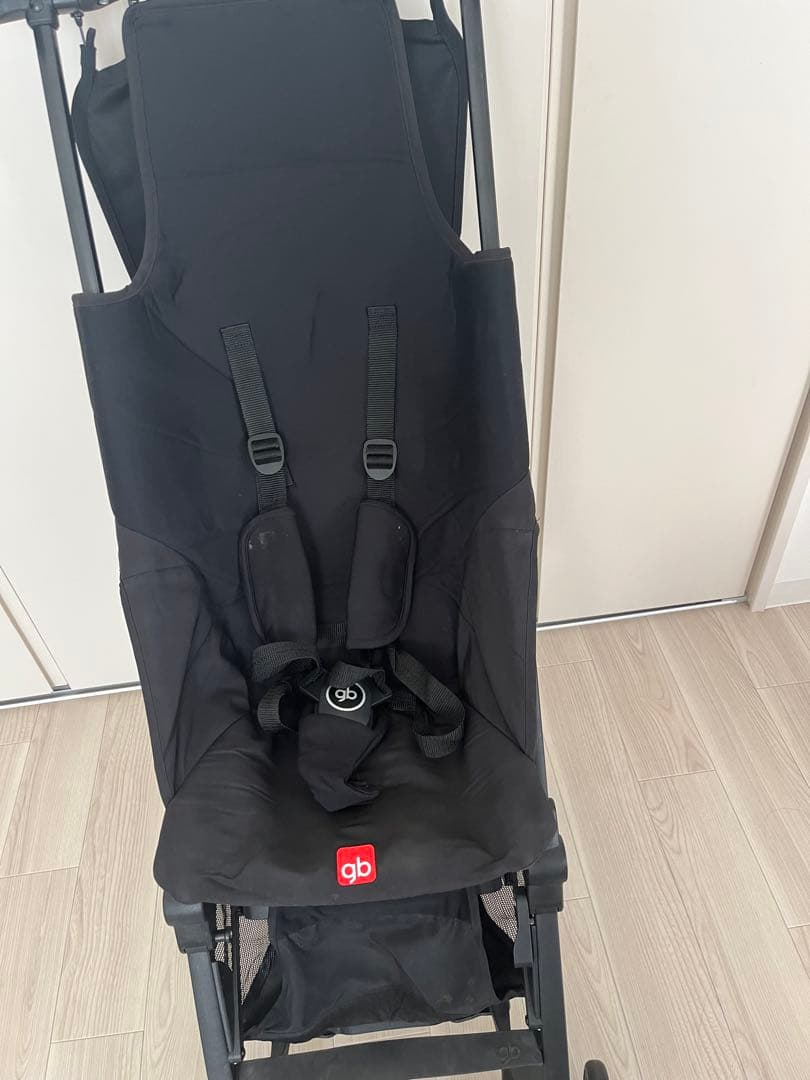 gb軽量折りたたみベビーカー ブラック