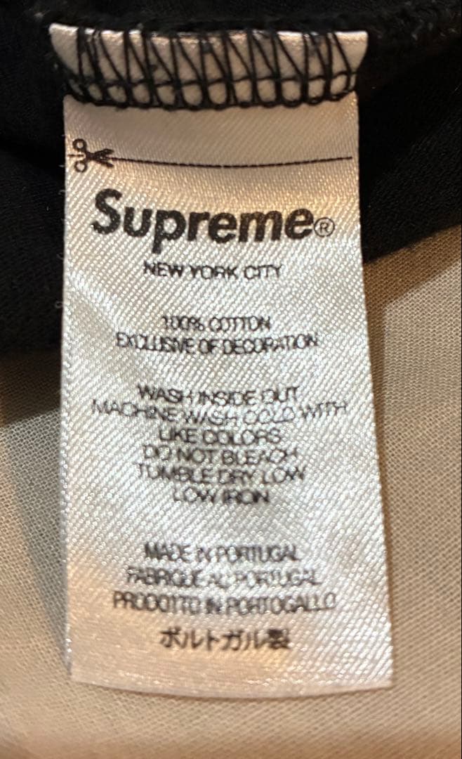 JUNGKOOK着用 Supreme Small Box L/S Tee ロンT