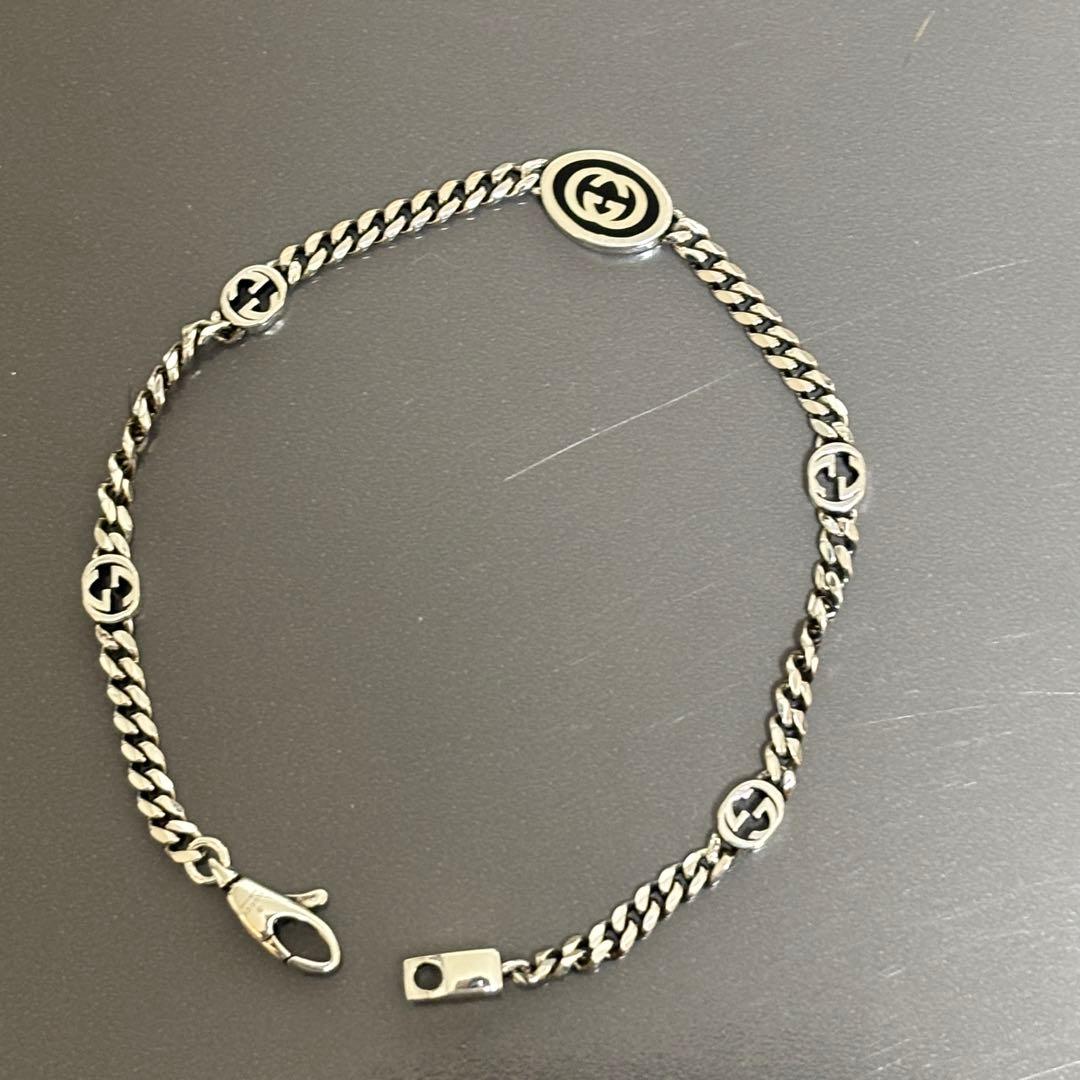【Gucci 】シルバーブレスレット ロゴ入り