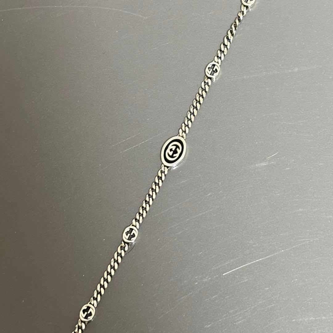 【Gucci 】シルバーブレスレット ロゴ入り