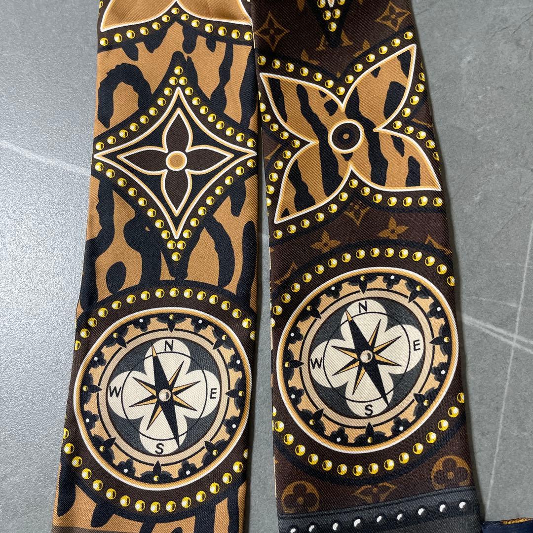 LOUIS VUITTON ルイヴィトンスカーフ　バンドーLVワールド　ブラウン