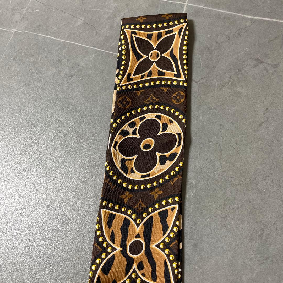 LOUIS VUITTON ルイヴィトンスカーフ　バンドーLVワールド　ブラウン