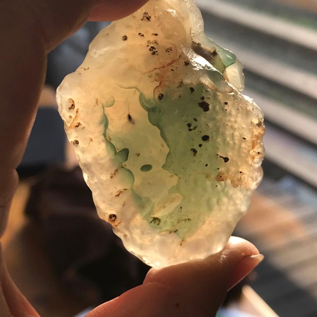 ゴビ石−1186 ゴビ瑪瑙　原石 緑