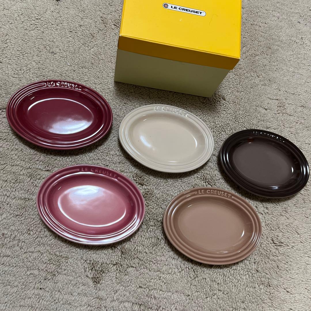 ルクルーゼ ミニ　オーバル　プレート　5枚セット　新品　箱付き