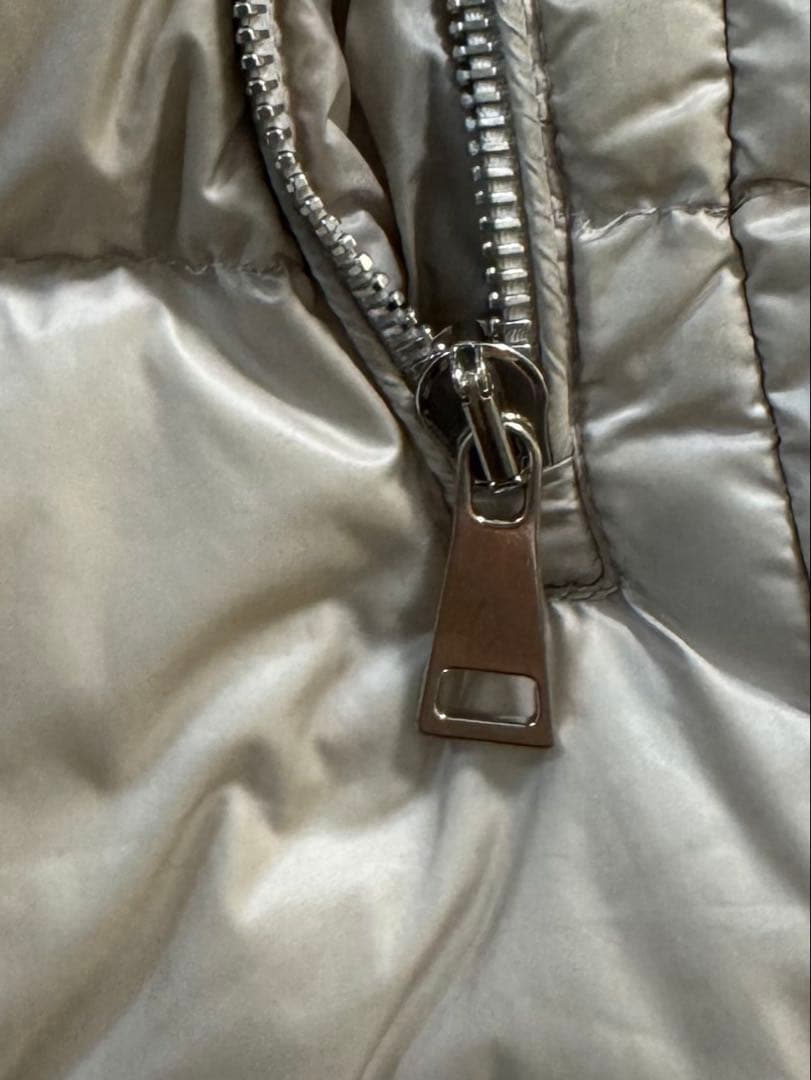 MONCLER レディース　ダウン