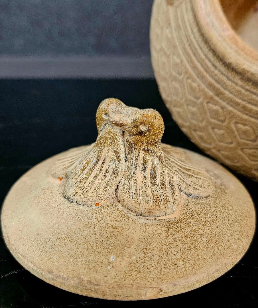 【名品❗】中国古陶磁器　宋時代　古越州窯　ツガイ鳥摘み　亀甲文　四耳　蓋物　香炉