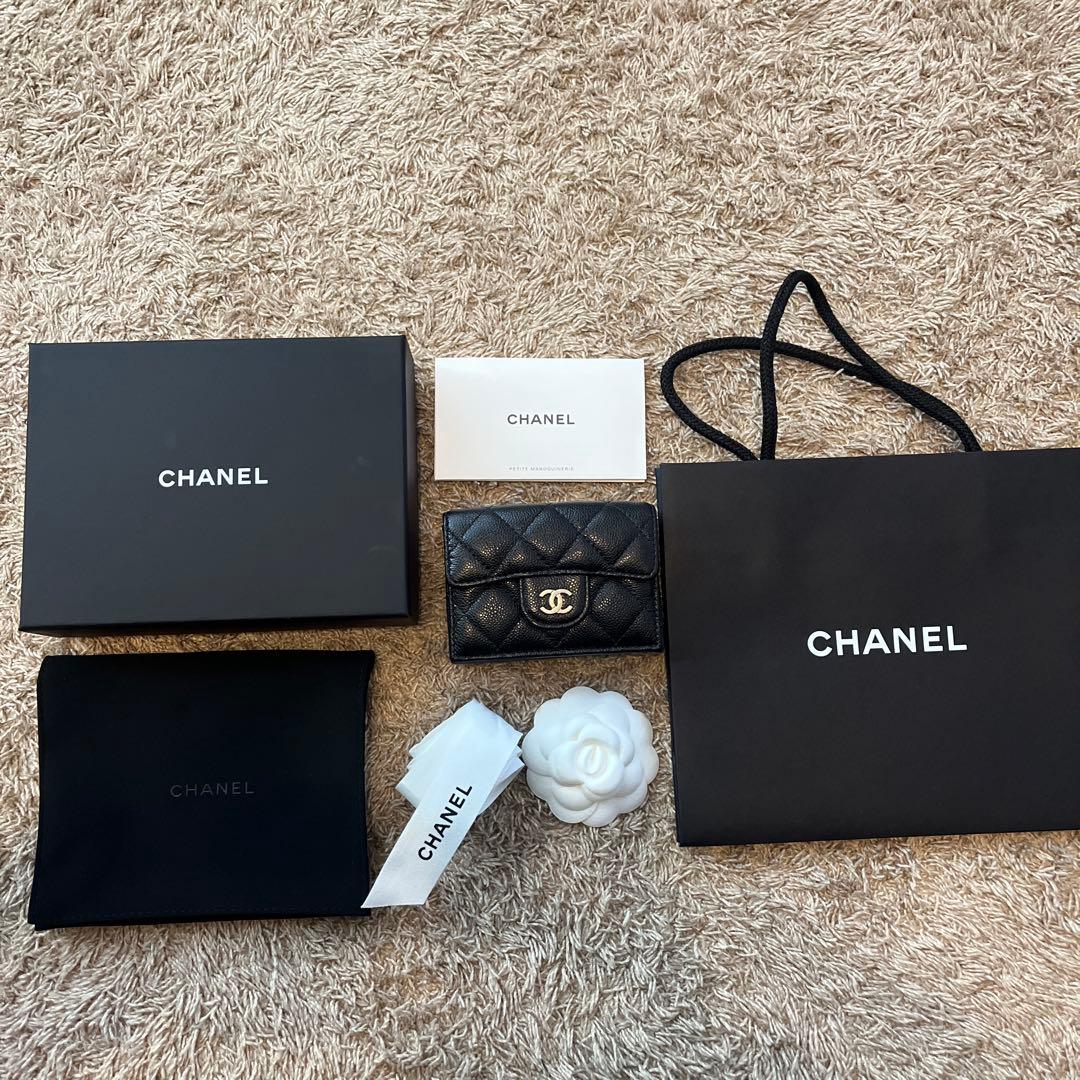 CHANEL クラシック　三つ折り　ミニ財布 ブラック