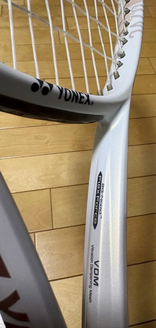 美品ヨネックス ブイコア100YONEX VCORE100 サンドベージュG2