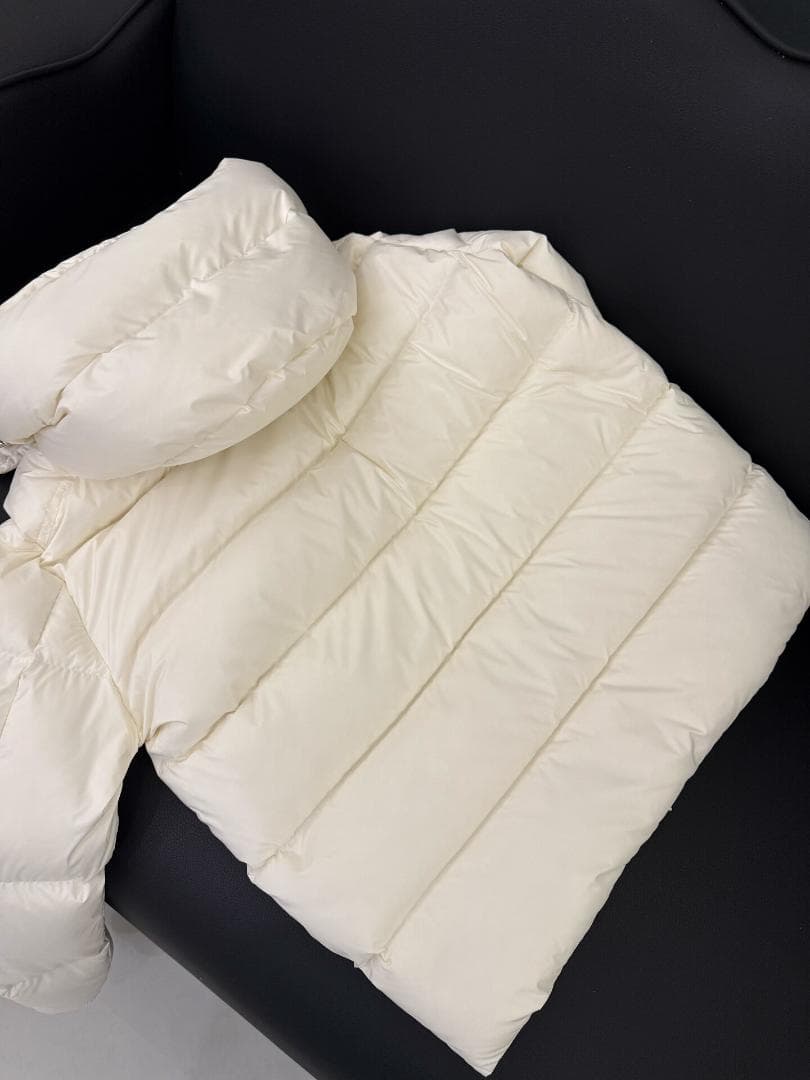 アイボリー ダウンジャケット 取り外しフード付き