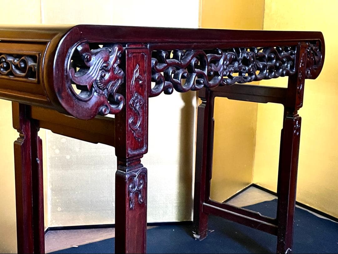 「母」 中国美術 龍唐草彫 祭壇 テーブル 19世紀～唐木 紫檀 飾り台 花台