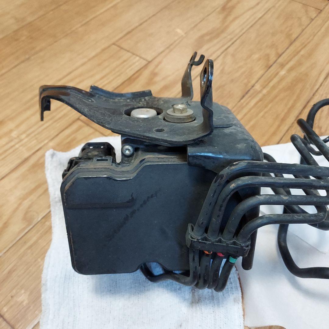 ハイエースGDH201 ABS アクチュエーター ブレーキ [R2年]