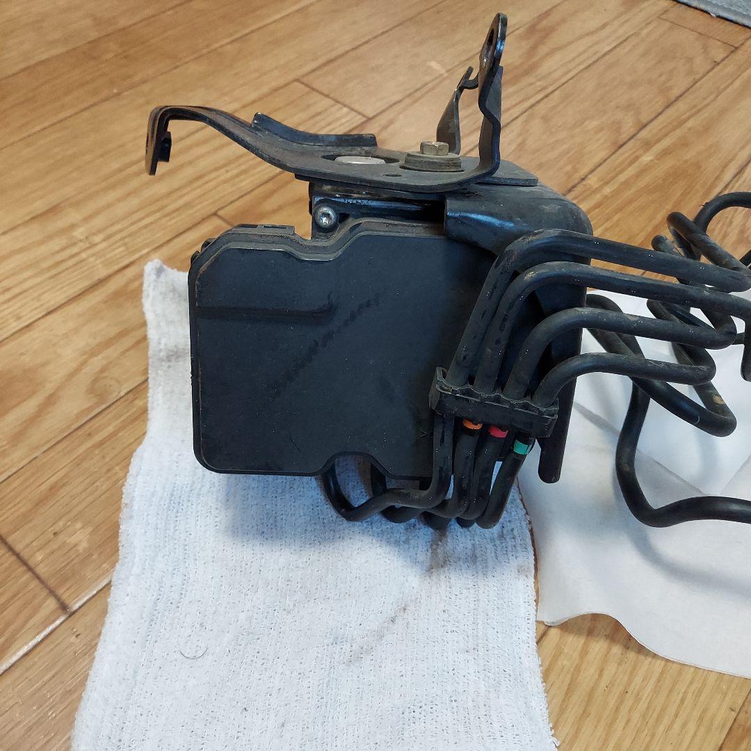 ハイエースGDH201 ABS アクチュエーター ブレーキ [R2年]