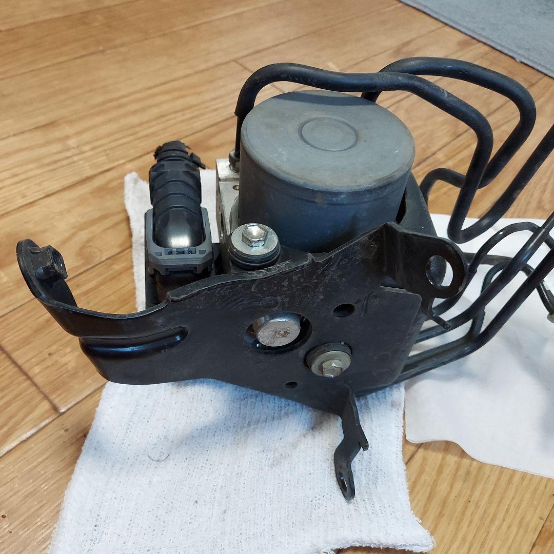 ハイエースGDH201 ABS アクチュエーター ブレーキ [R2年]