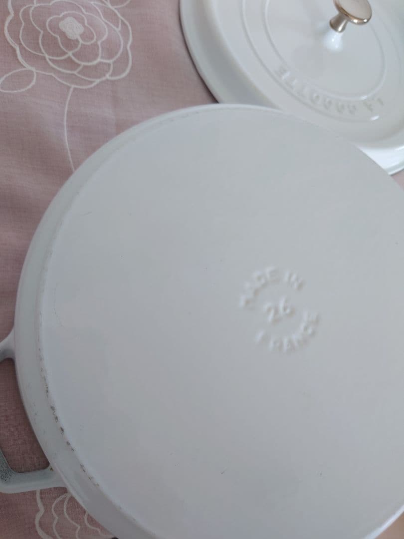 Staubピコココットラウンドシャローホワイト26cm