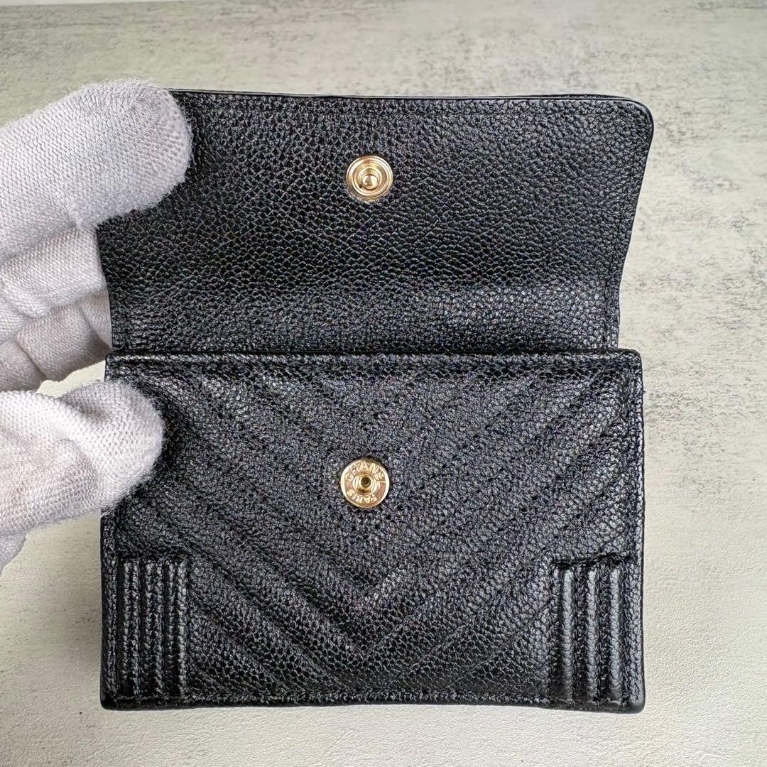 CHANEL ボーイシャネル　キャビアスキン　三つ折り財布
