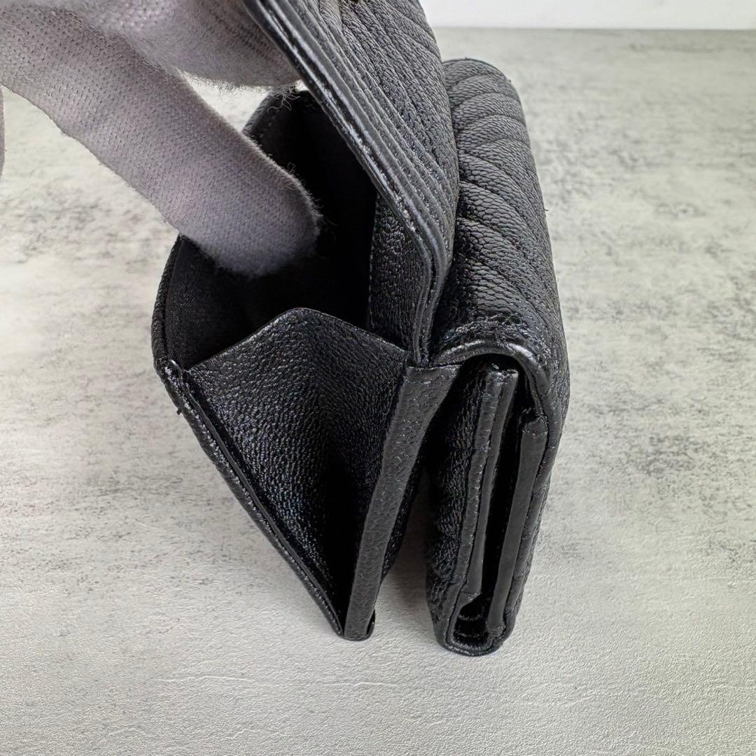 CHANEL ボーイシャネル　キャビアスキン　三つ折り財布