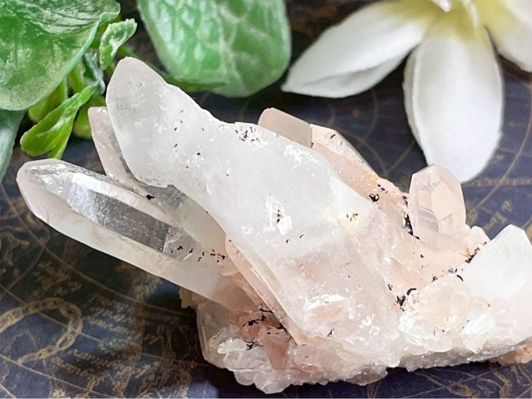 曲がり水晶　カーブド ヒマラヤ ピンククリスタル　クラスター　原石