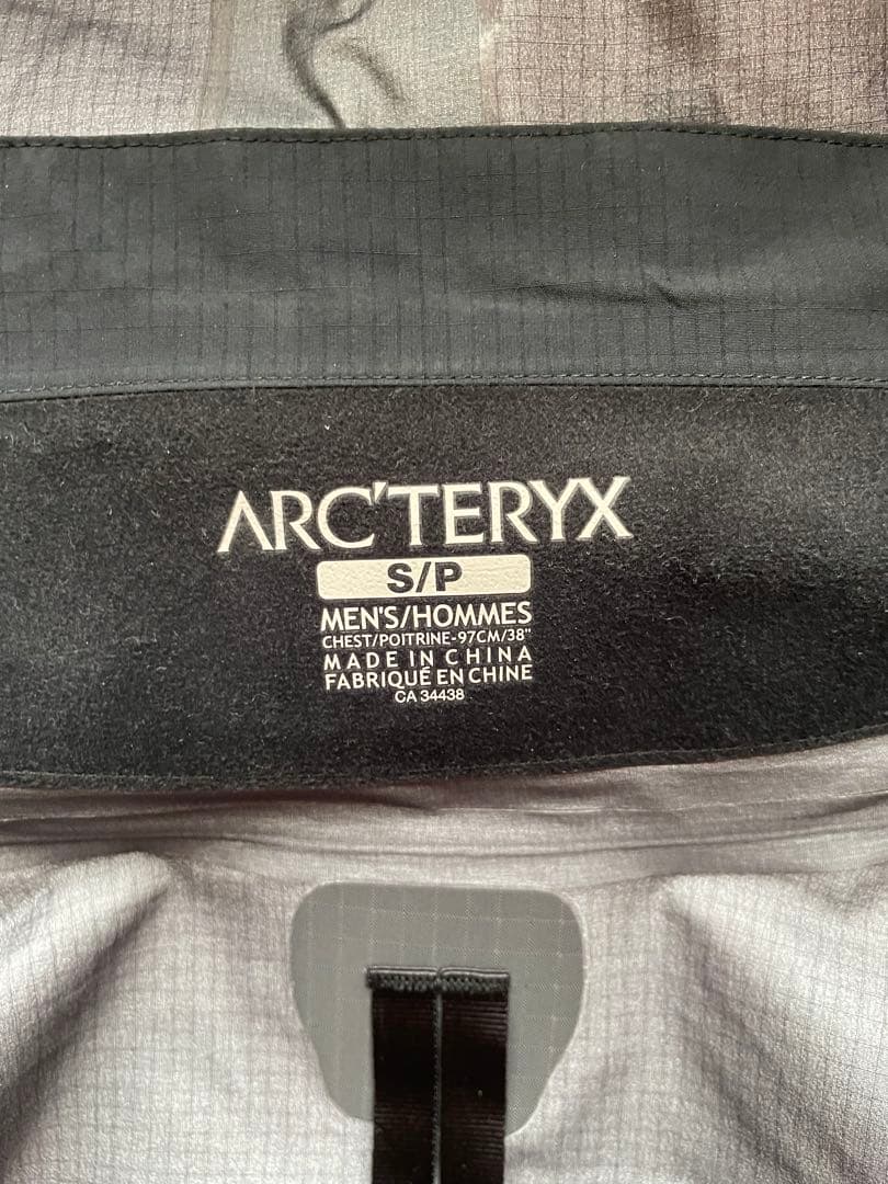 スペシャル新品 drake着Arc’teryx BEAMS Theta AR S