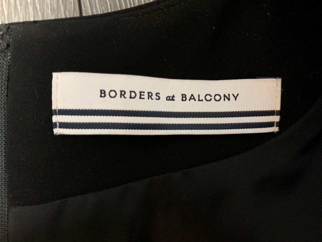 ボーダーズアットバルコニー　フリル袖　Aラインワンピース