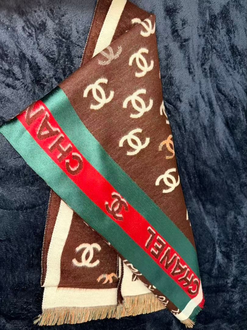 CHANEL ロゴ入り大判ストールマフラー