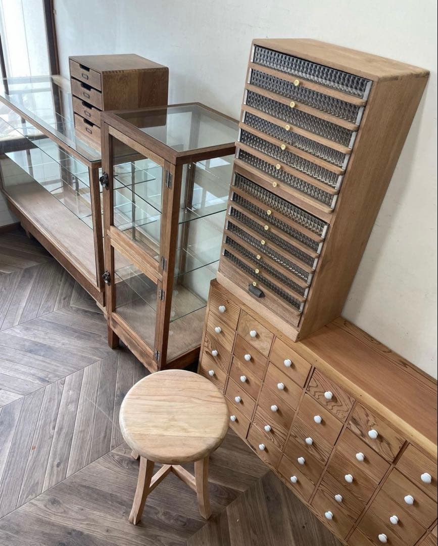 【希少 】白磁摘みの引き出し4 5杯ローボード　杉材