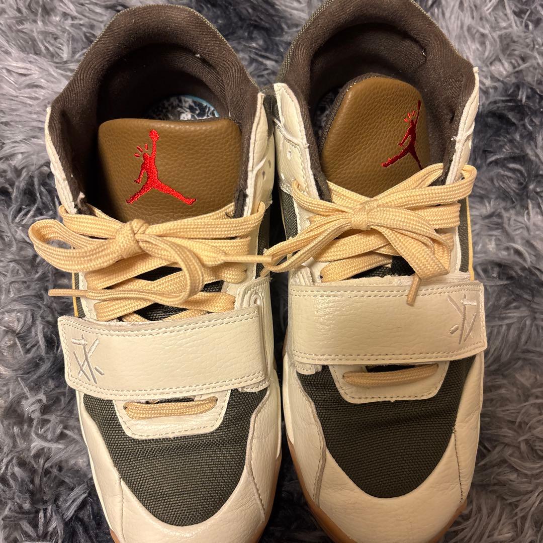 Nikeトラビススコット