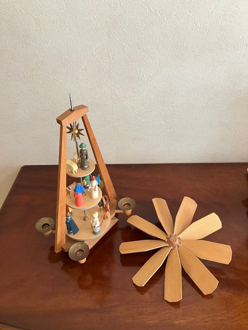 木製クリスマスピラミッド フィギュア付き