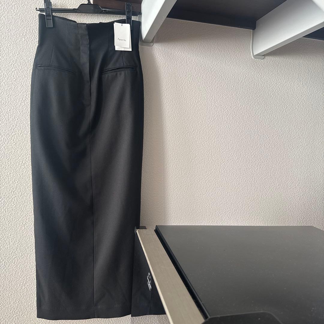 新品　Apartby 坪田あさみさんコラボ　ストレートスカート