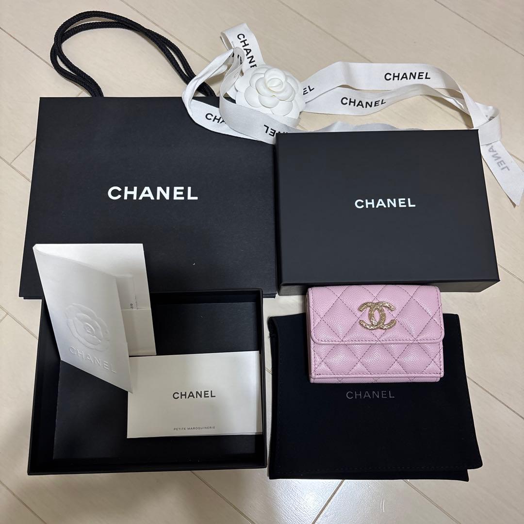 ［新品ほぼ未使用］CHANELシャネル正規品スモールウォレット三つ折り財布ピンク