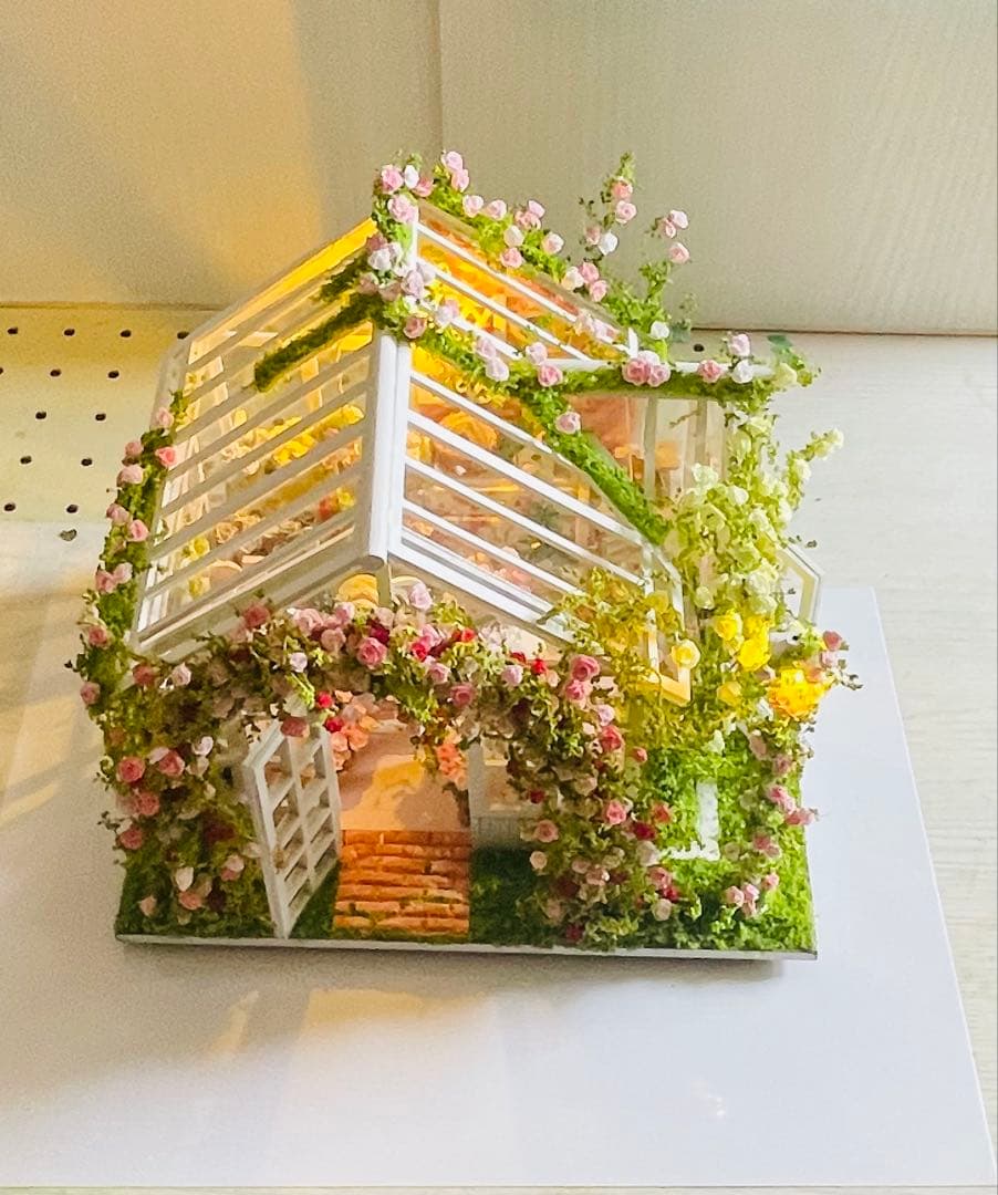 ミニチュアドールハウス大きな薔薇のアーチのローズガーデン イングリッシュガーデン