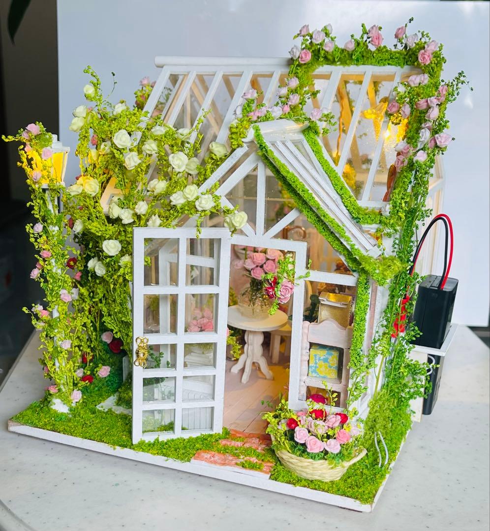 ミニチュアドールハウス大きな薔薇のアーチのローズガーデン イングリッシュガーデン