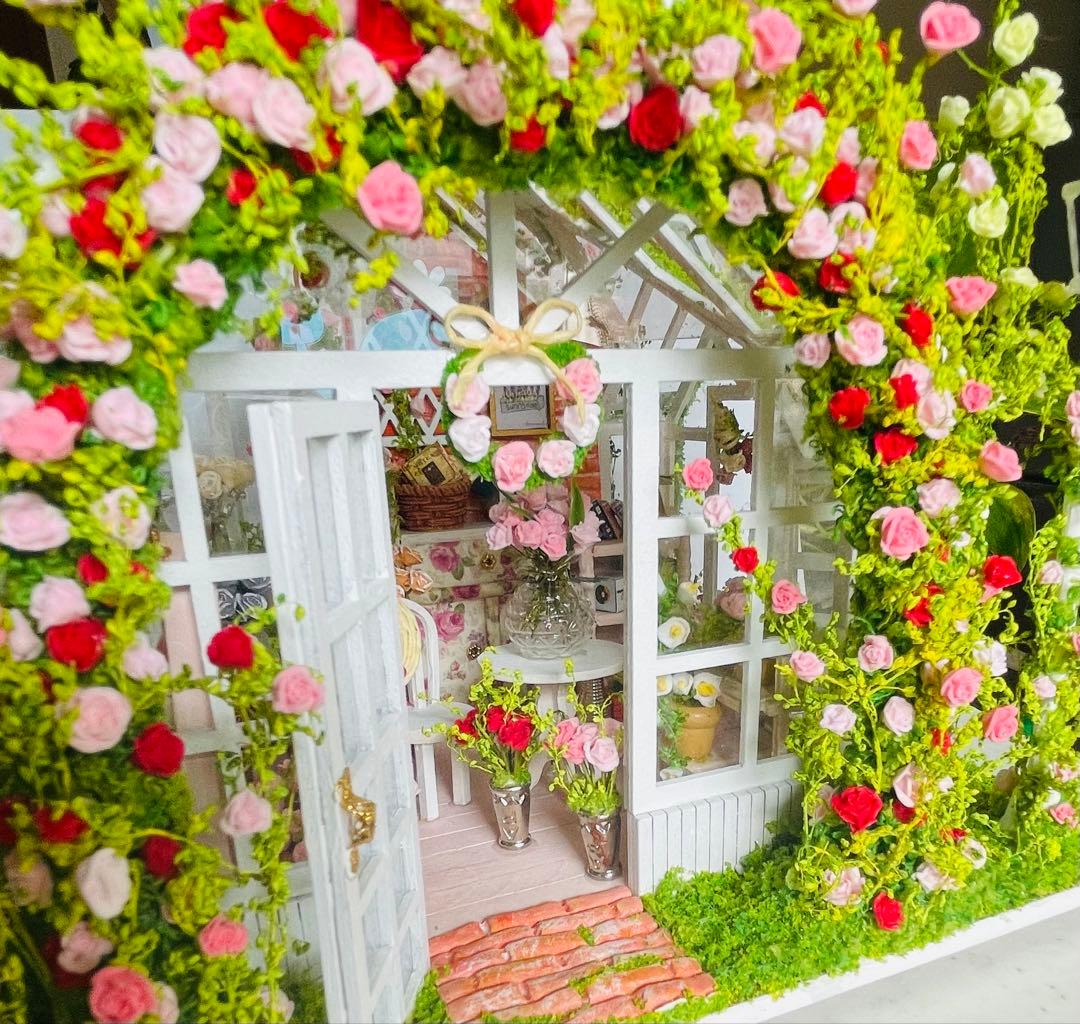 ミニチュアドールハウス大きな薔薇のアーチのローズガーデン イングリッシュガーデン