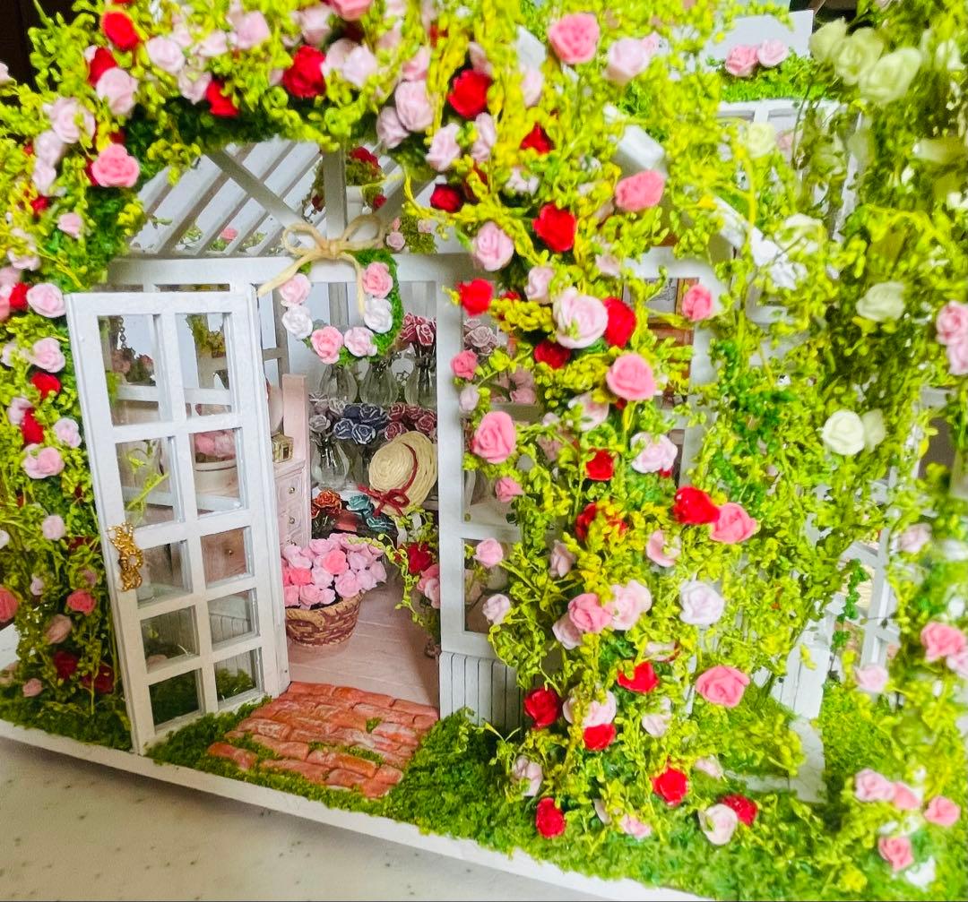 ミニチュアドールハウス大きな薔薇のアーチのローズガーデン イングリッシュガーデン