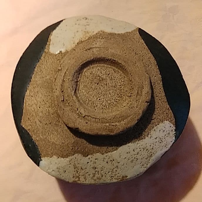 豪快 圧巻の黒織部 沓(くつ)茶碗！ 時代 江戸後期 骨董アンティーク