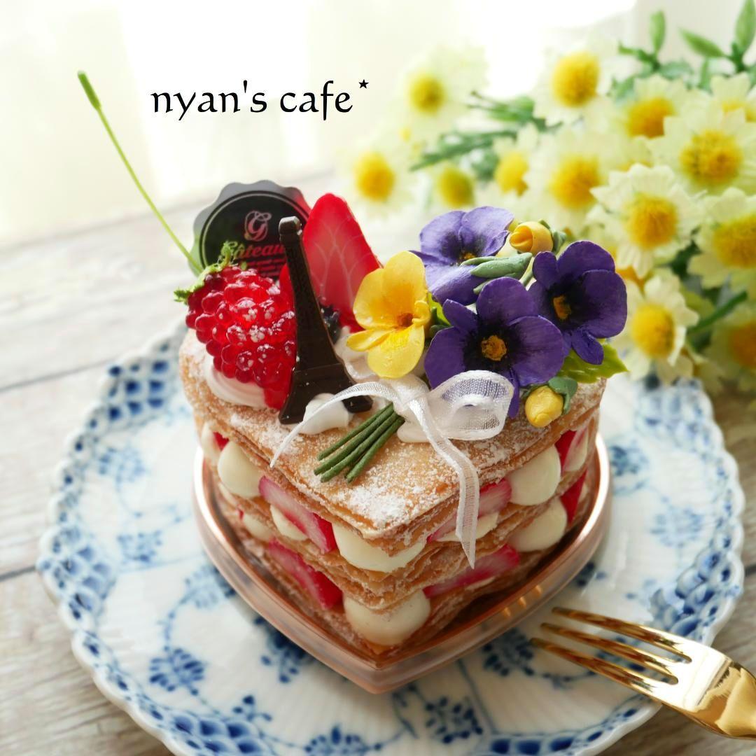 【＊さおり＊様】フェイクスイーツ◆菫ブーケ飾♬ハート型♡パリパリ苺のミルフィーユ