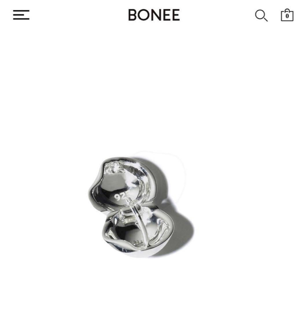 BONEEピアス