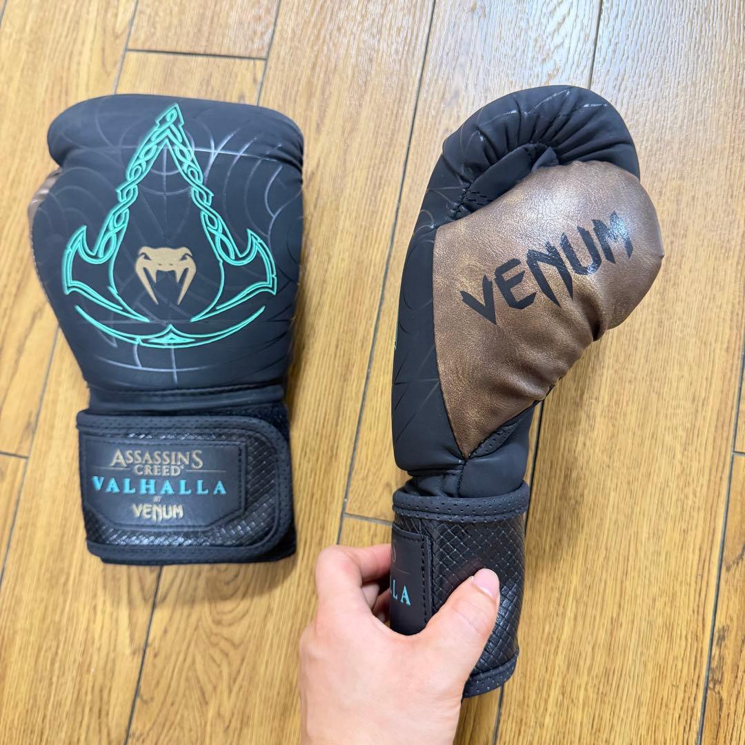 激レア Venum アサシンクリード ボクシンググローブ