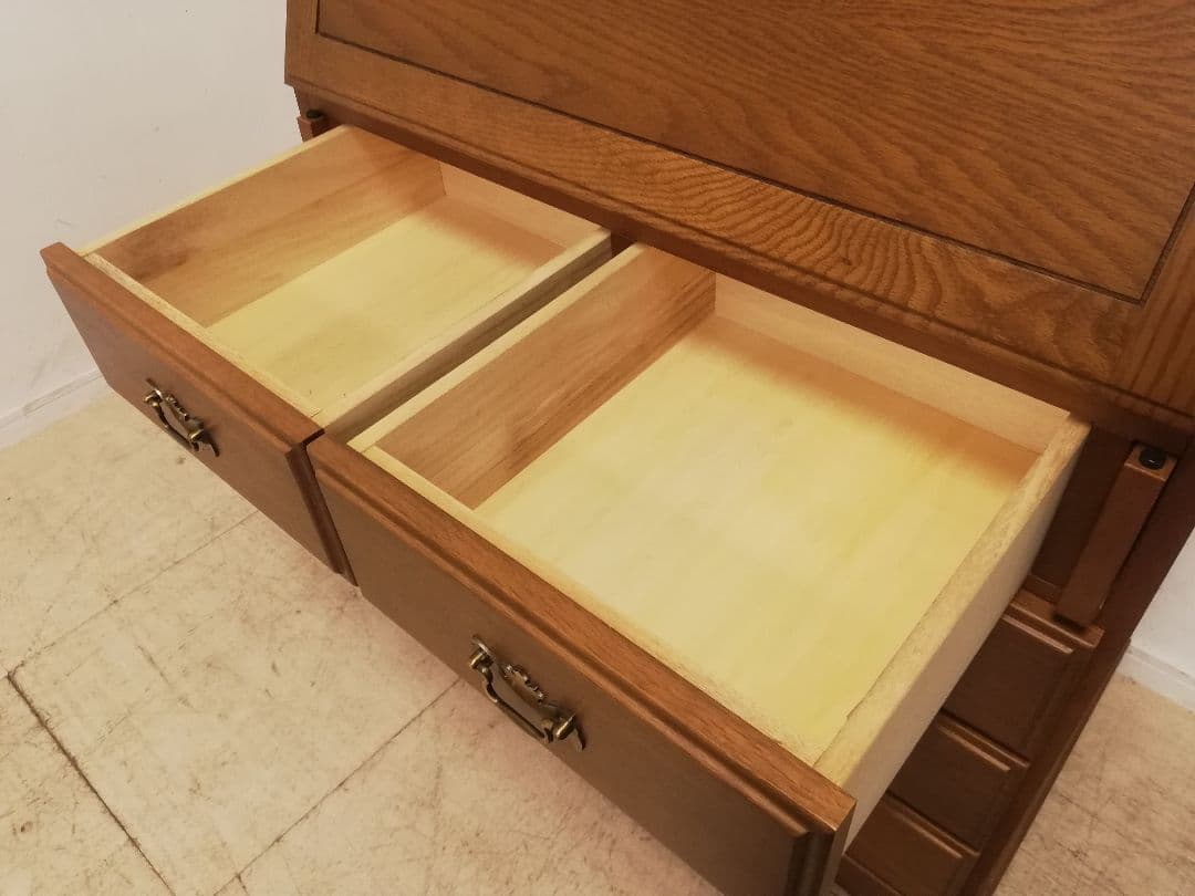 モデルルーム展示品　天然木楢材を使用したライティングビューローデスク 書斎机