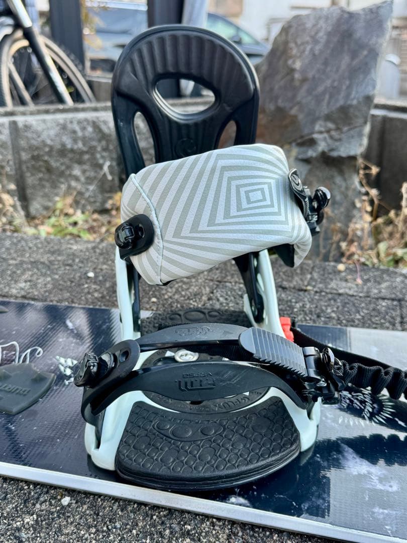 FLUX PR スノーボードバインディング ホワイト/ブラック