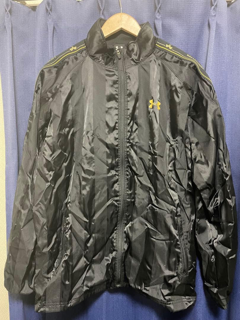 Under Armour ウインドブレーカー上下セット ブラック/ゴールド　XL