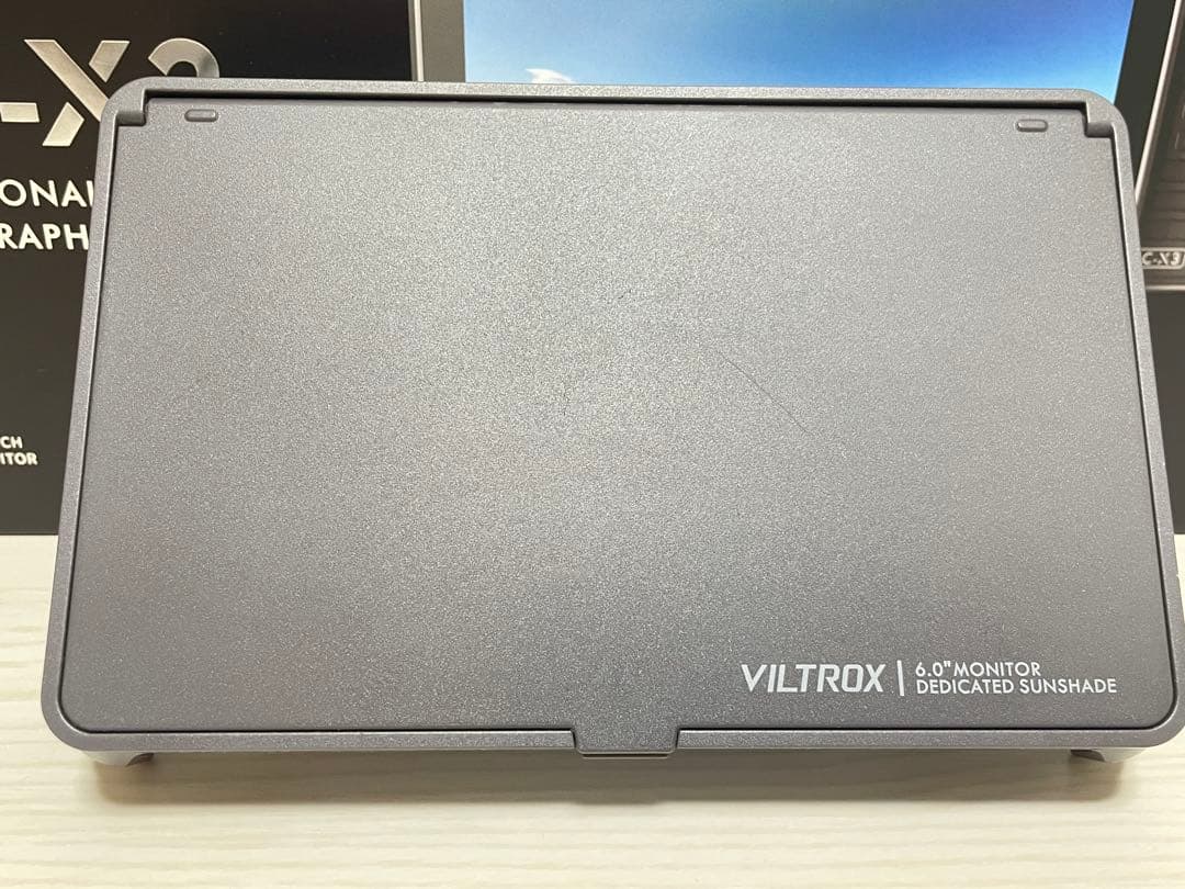 VILTROX DC-X3 6インチカメラモニター & 別売りバッテリー