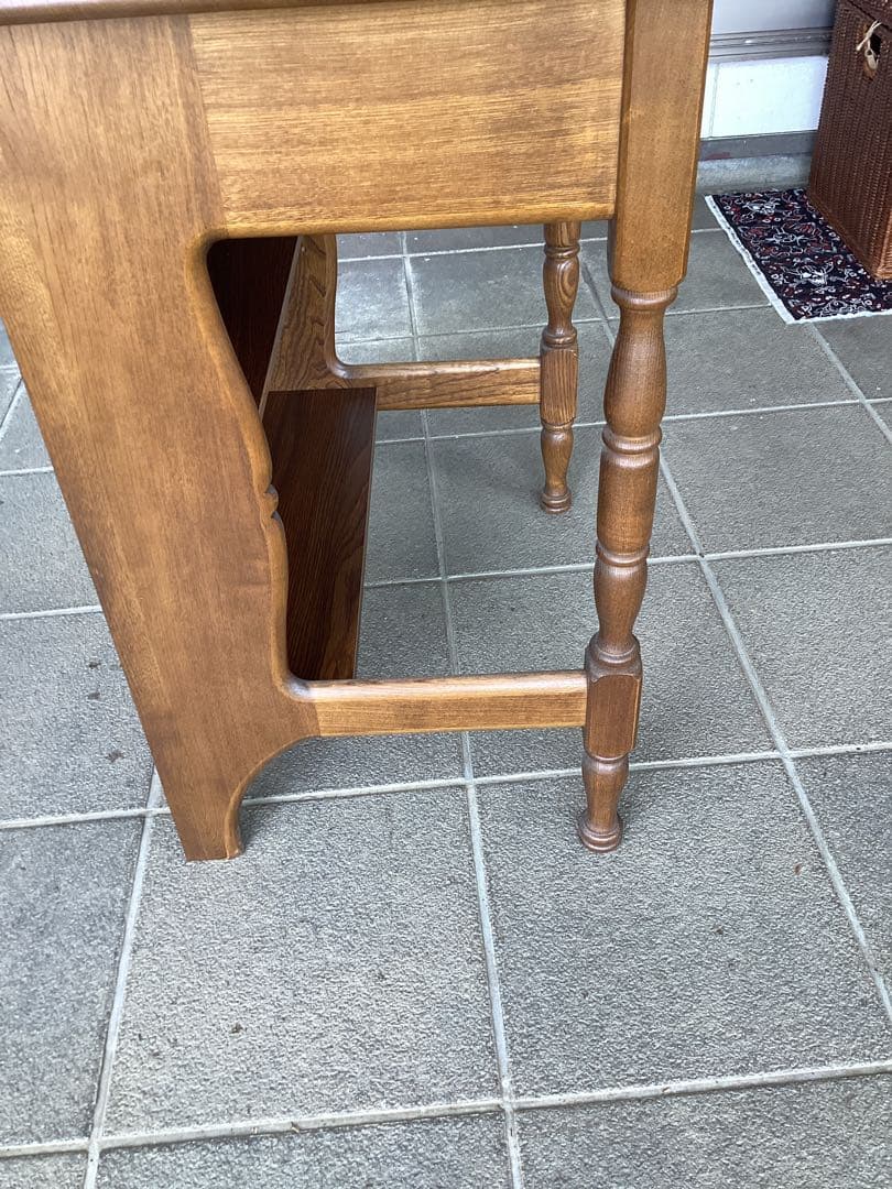 [ ハッシー　]カリモク　コロニアルシリーズ　ドレッサー