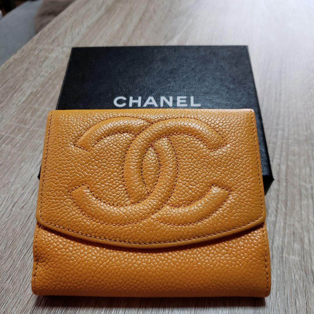 CHANEL オレンジ 二つ折り財布
