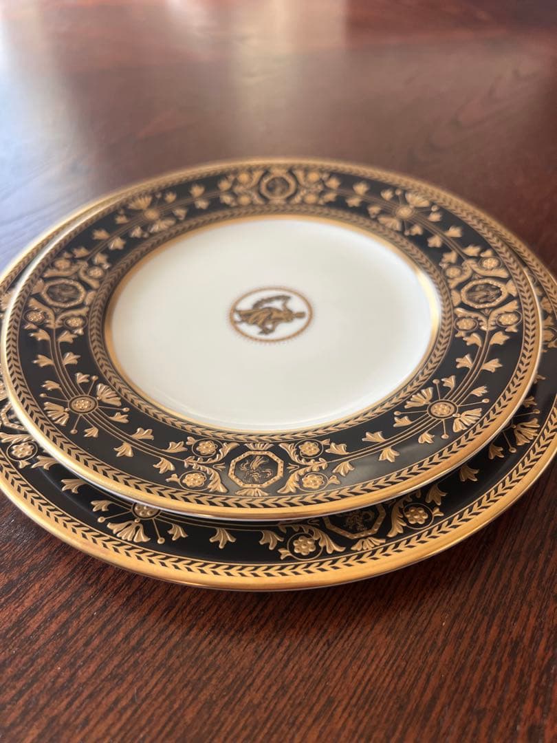 【希少】ウェッジウッド アストバリー ブラック プレート 2枚セット 黒壺