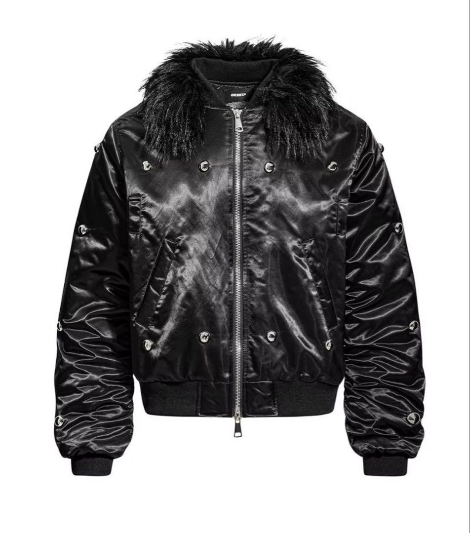 黒いファー付きボンバージャケット